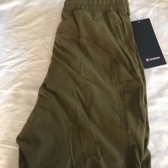 Lululemon shorts lined
